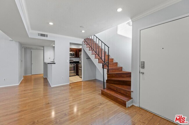 Building Photo - 5325 Newcastle Ave