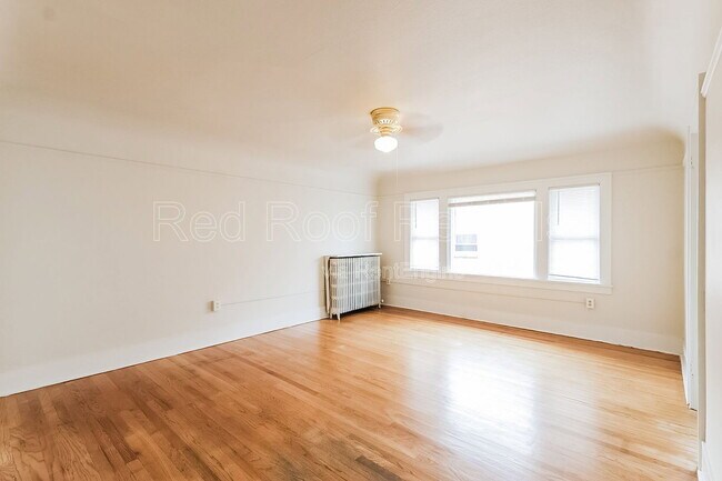 Building Photo - 1319 S 6th Ave