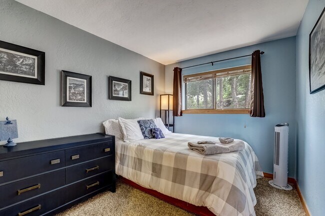 Building Photo - 495 Tramway Dr