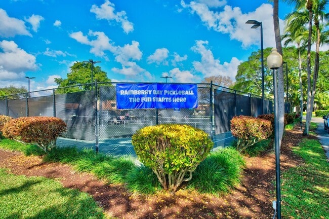 Building Photo - 748 NW 29th Ave