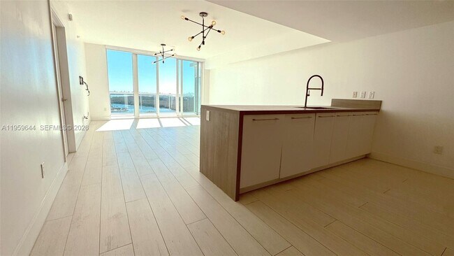 Building Photo - 400 Sunny Isles Blvd