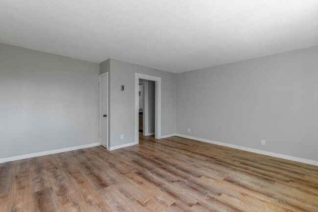 Building Photo - 1010 Glenwood Dr