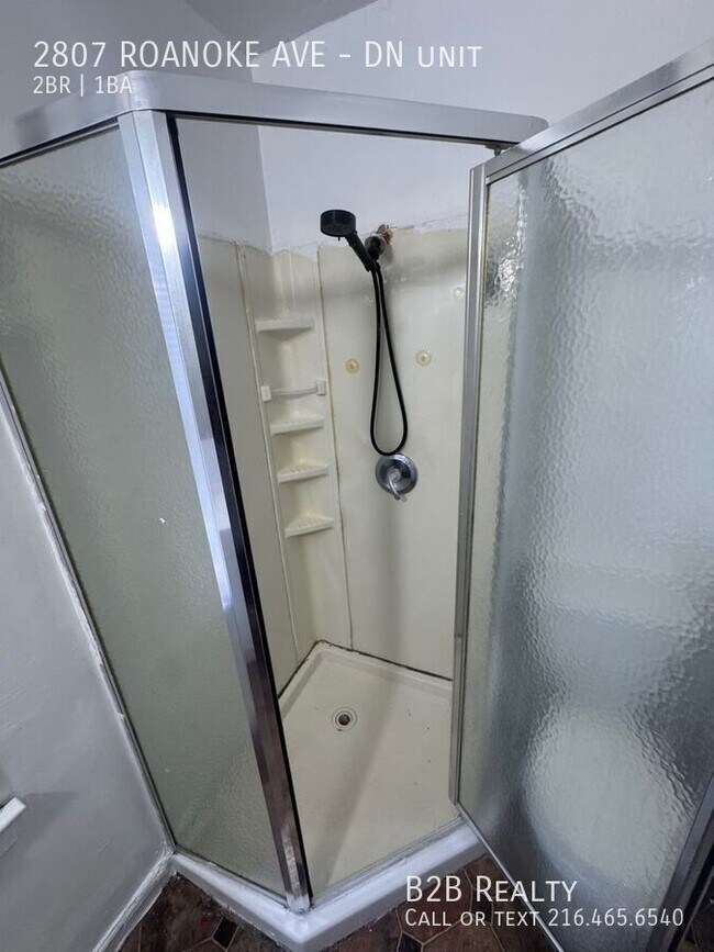 Building Photo - 2807 Roanoke Ave