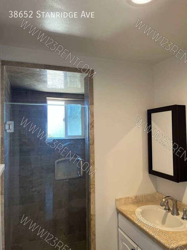Building Photo - 38652 Stanridge Ave