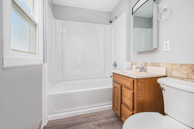 Building Photo - 1542 10th St