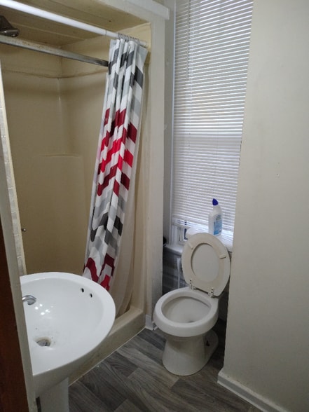 Building Photo - 66 Hoffman Ave