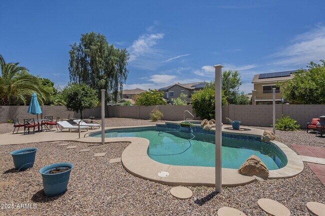 Building Photo - 14335 W Country Gables Dr