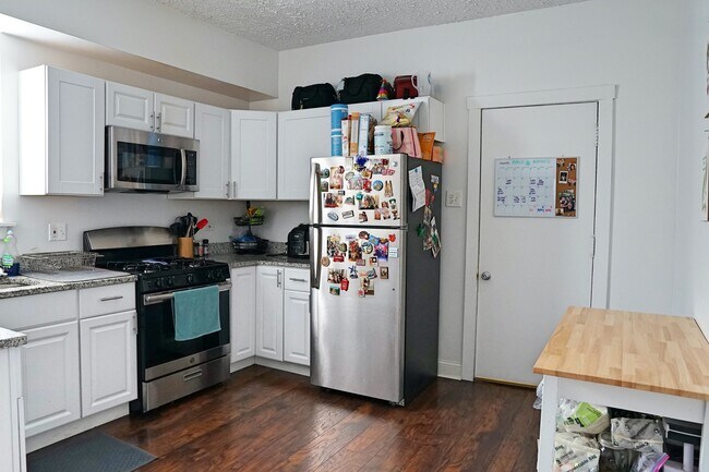 Building Photo - 2614 N Richmond St