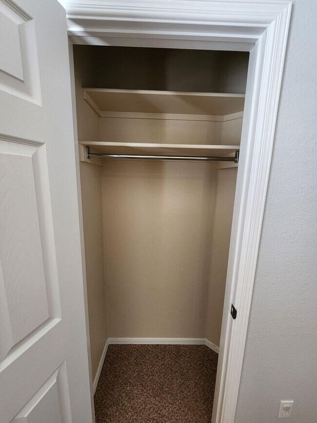 Building Photo - 5859 Habanero Dr