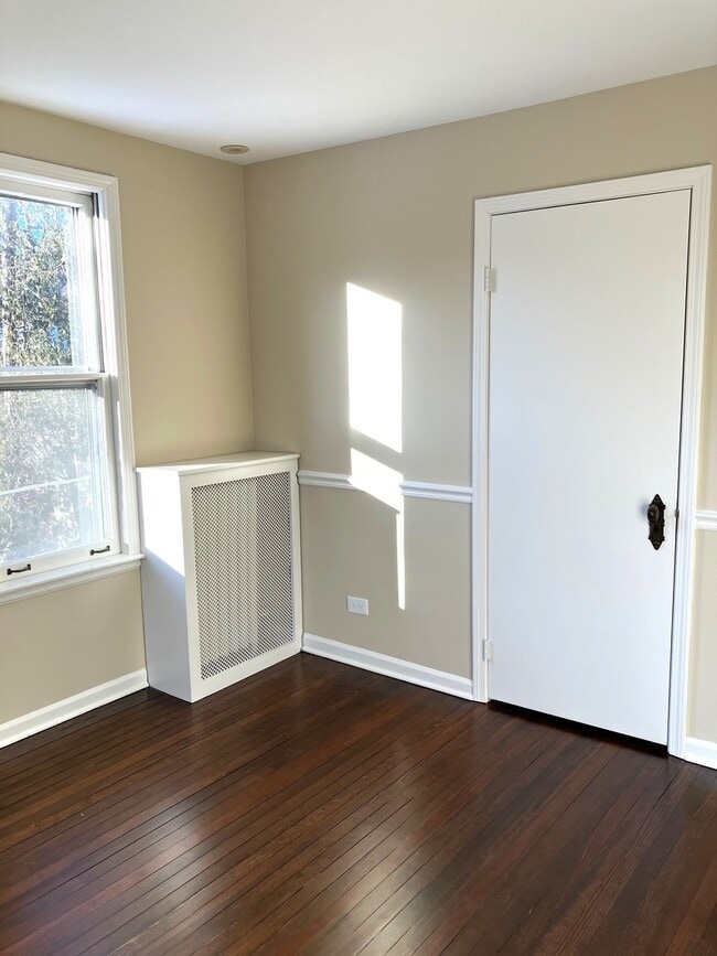 Building Photo - 544 Ravine Ave