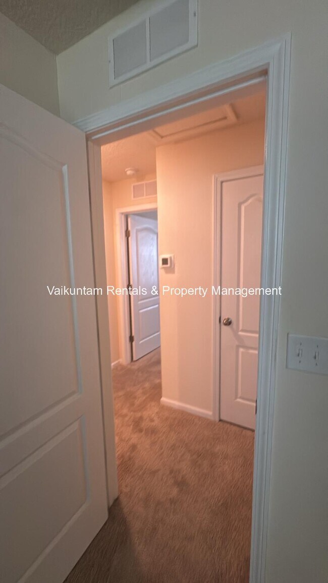 Building Photo - 9607 Mira Loma Dr