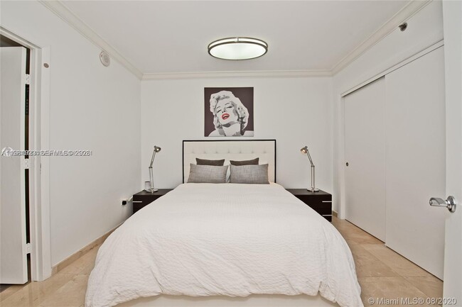 Building Photo - 1830 S Ocean Dr