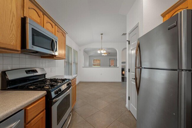 Building Photo - 5400 Rusk Ct