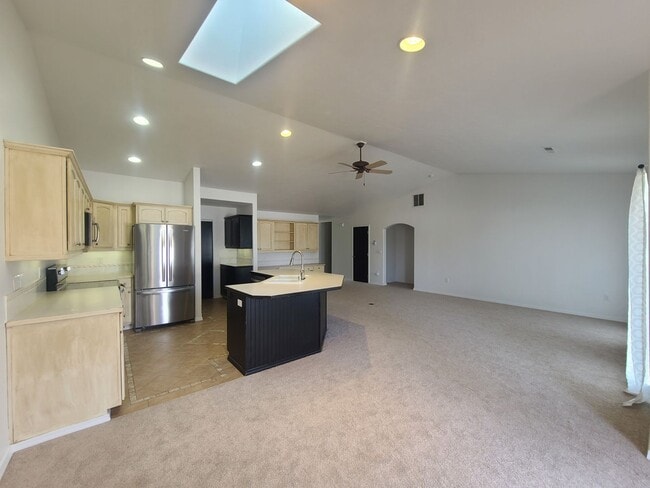 Building Photo - $2,100 - 2 Bed / 2 Beautiful House in Nort...