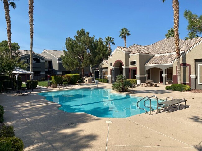 Building Photo - SW!! First floor unit with Balcony!! Gated!! Clubhouse!!  Community pool!! Spa!! Exercise Room!! ...