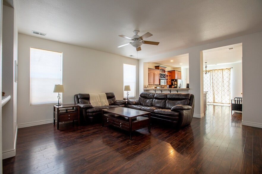Building Photo - 6944 Autumn Ridge Dr.