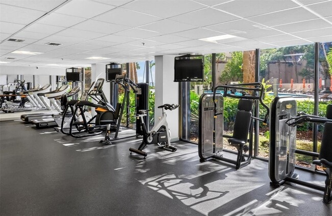 Building Photo - 540 Brickell Key Dr