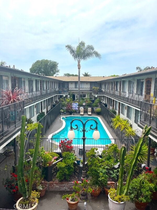 Building Photo - 2115 Placentia Ave