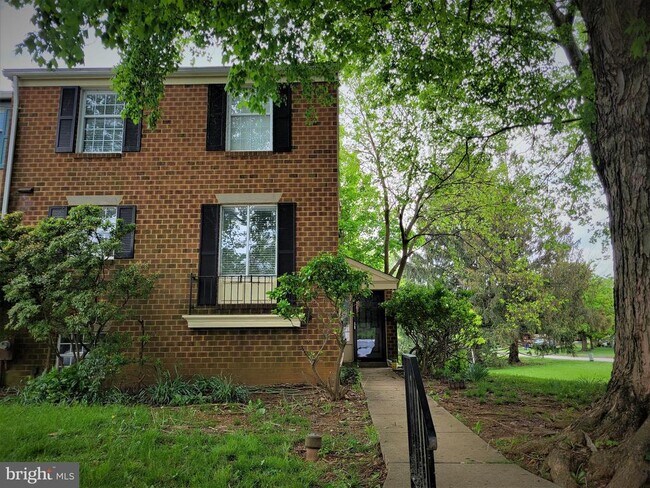 Primary Photo - 1 Crotona Ct