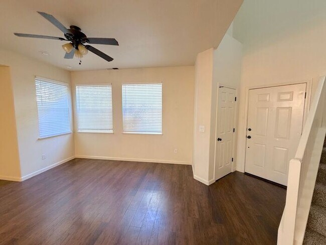 Building Photo - NW Reno Two Story - Beautiful Finishes with Mountain Views