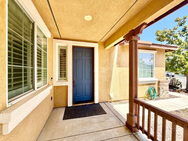 Building Photo - Spacious 5 Bedroom Redhawk Home with LARGE Loft & Backyard in Prime Location
