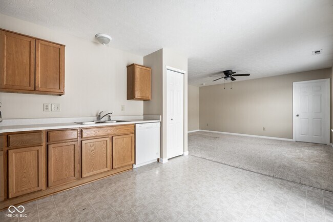 Building Photo - 11194 Black Gold Dr