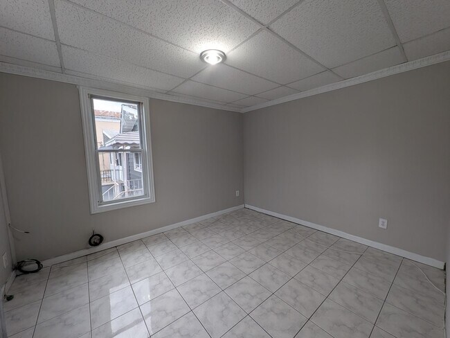 Building Photo - 1430 44th St