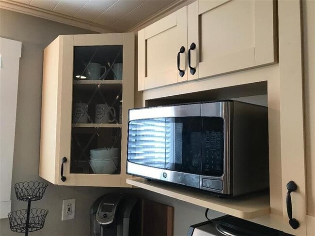 Building Photo - 971 Roper Rd