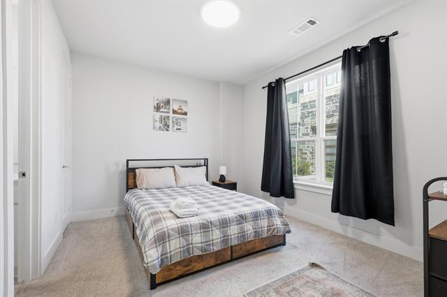 Building Photo - 8132 Bromley Dr