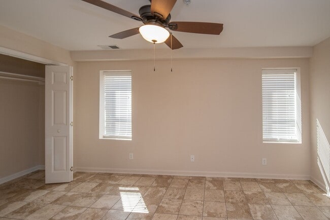 Building Photo - Spacious 2 BD/ 1BA apartment in great location in Downtown Augusta for rent!