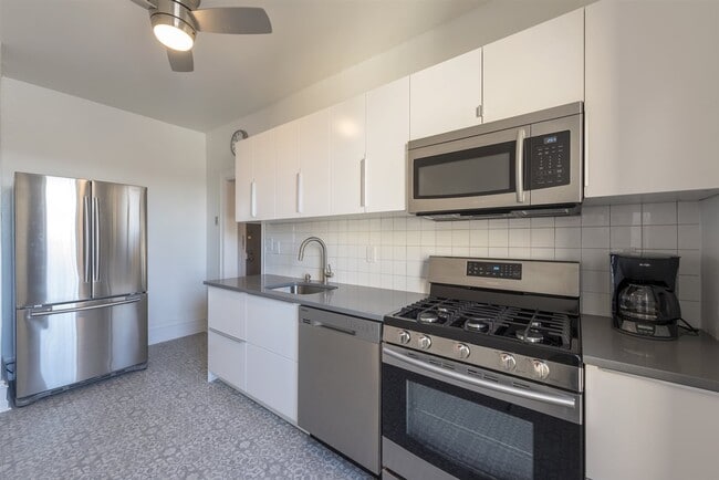 Building Photo - 63 Sherman Pl