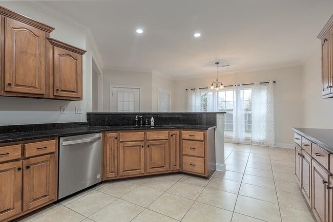 Building Photo - 2864 Summer Oaks Pl