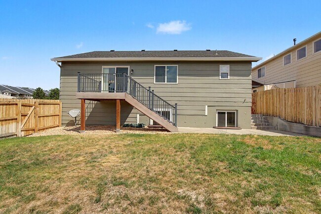 Building Photo - 1005 Scarlet Oak Dr