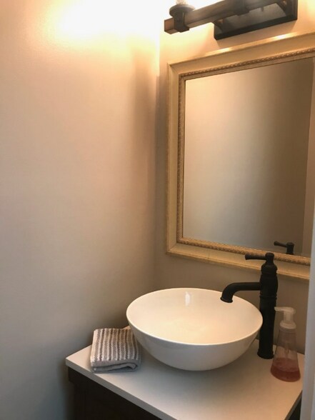 Building Photo - 3600 High Meadow Dr