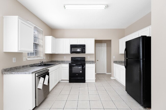 Building Photo - 4914 Roan Brook