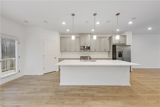 Building Photo - 4200 Pierson Trce