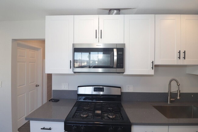 Building Photo - 4239 Swift Ave