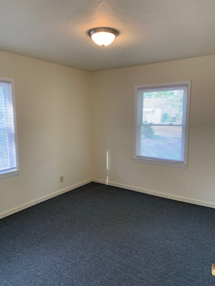 Building Photo - 4508 S Colonial Ave