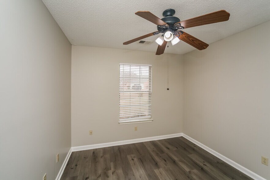 Building Photo - 7107 Puddin Ln