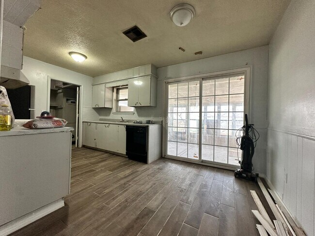 Building Photo - 860 S Scott St