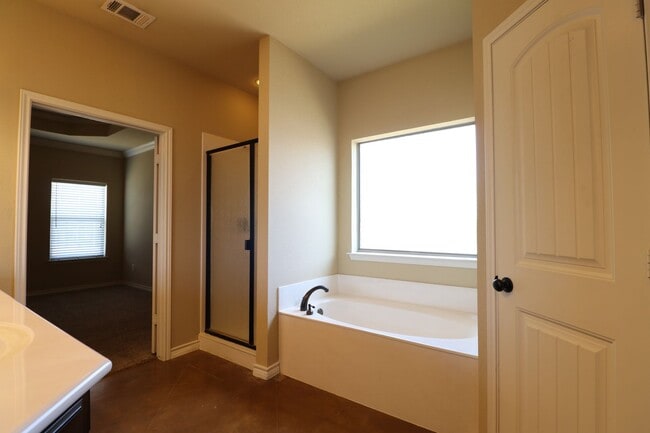 Building Photo - Stallion 3101 - 3105