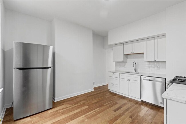 Building Photo - The B Street Flats – Modern Living in Pitt...