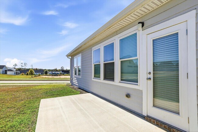 Building Photo - 201 Ursaline St