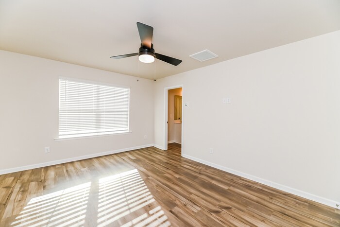 Building Photo - 266 Parkwood Vista Way