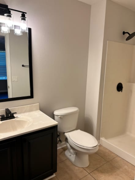 Building Photo - 8218 Halls Hammock Ct