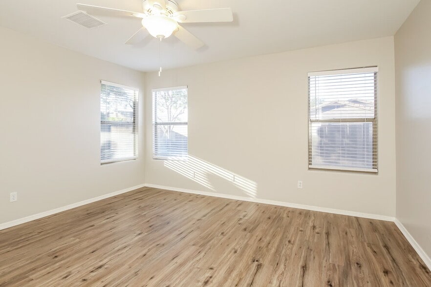 Building Photo - 43680 Bedford Dr