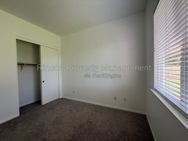 Building Photo - 605 Corte Sol
