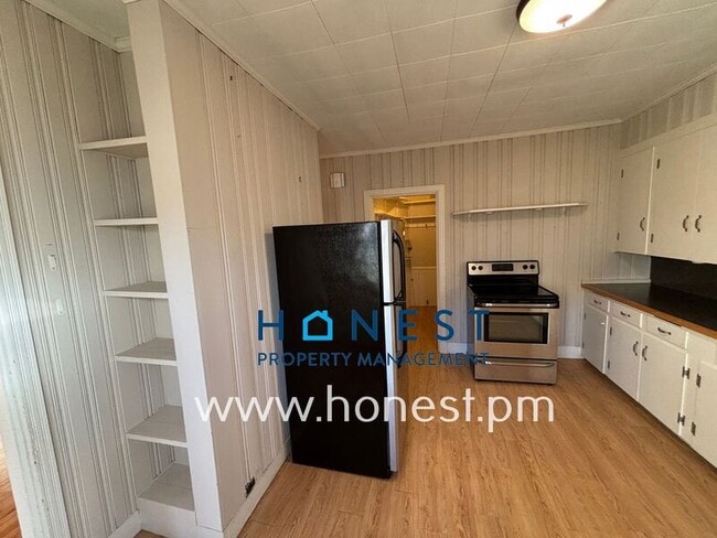 Building Photo - 103 Rackleff St