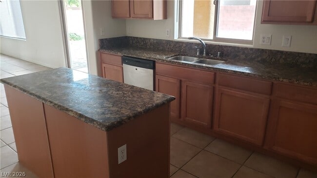 Building Photo - 5526 Moonlight Gdn St