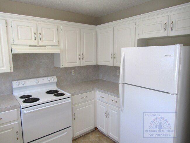 Building Photo - 33 Wolverine Dr